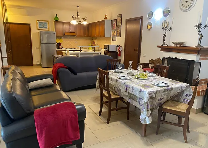 Comfortable&spacious villa - Baia Domizia